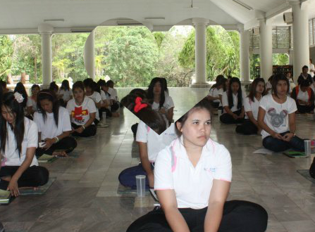 การปฏิบัติธรรม ของ นักศึกษา  ม.ราชภัฏนครราชสีมา และ  ม.ราชภัฏพระนคร