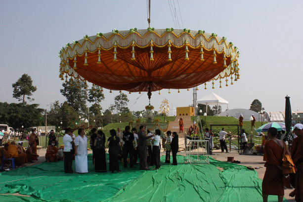 เชิญชม ทัศนียภาพ เมรุ งานพระราชทานเพลิงศพ และ นิทรรศการ ธรรมะองค์หลวงตามหาบัว ญาณสัมปันโน เชิญชม ทัศนียภาพ เมรุ งานพระราชทานเพลิงศพ และ นิทรรศการ ธรรมะองค์หลวงตามหาบัวญาณสัมปันโน