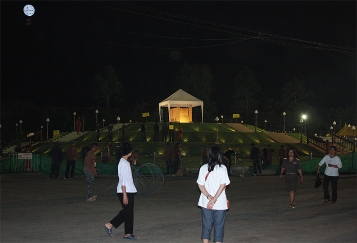 ทัศนียภาพ เมรุ งานพระราชทานเพลิงศพ และ นิทรรศการ ธรรมะองค์หลวงตามหาบัว ญาณสัมปันโน ทัศนียภาพ เมรุ งานพระราชทานเพลิงศพ และ นิทรรศการ ธรรมะองค์หลวงตามหาบัว ญาณสัมปันโน